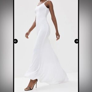 NWT LaQuan Smith Backless Gown w/Train White
